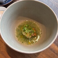 アコルドゥ - 白子と里芋　周りのソースはイタリアンパセリとニンニクのソース