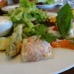 フォセッタ - 前菜盛り合わせが食欲を誘います。ワインか泡にいきたいところです！