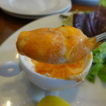 フォセッタ - トマトの冷製スープ生クリーム載せ：食べるムースの様なスープで絶妙！