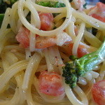 フォセッタ - 湘南産キャベツ、ブロッコリー、アンチョビ、クリームスパゲッティはフレッシュな野菜が嬉しい！
      