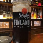 バー ウダ - マスターオリジナルのコーヒーリキュールは名物です、新人くんが飲みました