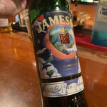 バー ウダ - 不定期に変わるエチケットデザインに特徴があります