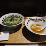 NIBOSHI MANIA - ニラ煮干ソバ着丼