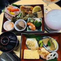 個室で御所車ランチ