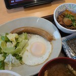 すき家 - 目玉焼き付きです