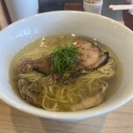 らーめんMAIKAGURA - 自分の中でラスボス。和牛頬肉と舞茸の塩らーめん。