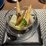 NIPPONIA HOTEL 大洲 城下町 - 前菜も牛肉のテリーヌだったので、変えてもらいました。私好みの小魚のフライ。とっても美味。