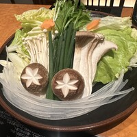 しゃぶ叙 - 基本セットの野菜盛り合わせ