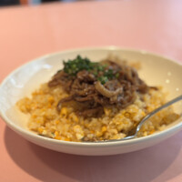 シェフス - 肉乗せチャーハン