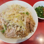 ラーメン二郎 - ラーメン半分＋青ネギ崩