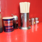 ラーメン二郎 - 卓上調味料