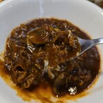 キッチン ブルー グローブ - 濃厚なビーフストロガノフ