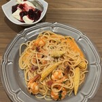 イタリア食堂 PACE - ミニドルチェ、小海老のトマトクリームソース