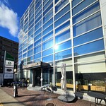 varm COFFEE & BAKERY - 最寄りは南北線の北仙台駅。1階が店舗です。