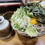 手打 入福 - 入福そば(冷)中盛り+１００円