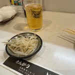 とんかつ美とん - ビールと付き出し