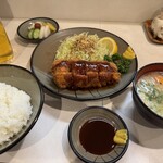 とんかつ美とん - ヒレカツ定食
