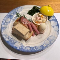 シーズン - はま鯛西京味噌漬け幽庵焼き･フルーツ白和え･百合根甘酢･煮穴子パテ･ほうれん草と唐墨のお浸し