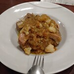 ピッツェリア ファッブリカ 1090 - スペアリブと春キャベツの煮込み