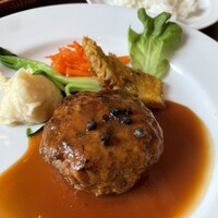GARB pintino - ハンバーグプレートランチ1,200円