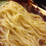 横濱 一品香 - 四川牛スジ煮込み麺、麺アップ。