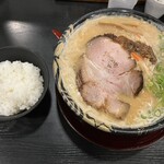 ハルピン 味噌らーめん 雷蔵 - 元祖たれ味噌らーめん ライス