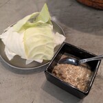 焼肉居酒屋おにやんま - ぶつ切りキャベツ　アンチョビ味噌マヨ