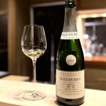 多仁本 - 熟成期間が２倍という、エグリ・ウーリエ。
      なので、唐墨の深みともシンクロしていきます。
      エグリ・ウーリエは、元々ラタフィアが大好きな作り手さん。
      これも素晴らしいペアリング。