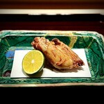 多仁本 - 立派な虎河豚の唐揚げ。
      河豚は、唐揚げも本当に美味しいですよね♪
      肉厚で、満足度高し。
