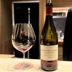 多仁本 - う〜ん、c'est super♪
      今回、インポーターさんの用意されるワイン、旨味の充実が共通点に挙げられます。
      V.V.ということもありますし、それなりに芯の通ってるジュヴレならではの強さが鼈に合う。