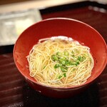 多仁本 - 「はわ〜ぁ」と、息が漏れる中華そば。
      熊の出汁、めっちゃ美味しい！本当に大好物！
      幸せ〜♡