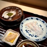 多仁本 - おー！虎河豚のしゃぶしゃぶ(^^)
      しゃぶしゃぶももちろん美味だし、予め炊かれている身皮が最高♪
      あん肝ポン酢が、いいアクセント。