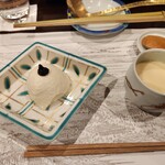 韻松亭 - 先付け　ゴマ豆腐と茶碗蒸し