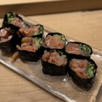 すしやのたい悟 - 貝ひもきゅうり巻き