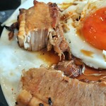 肉匠 まるみや - 分厚いチャーシュー