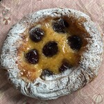 ブーランジェリー　マナベ - ダークチェリーのデニッシュ