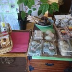 浪花堂 - カウンター上部 生菓子