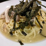 モーゼ - アサリとしめじのパスタ