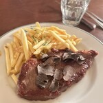 ブラッスリーオザミ丸の内 - 花子のメイン