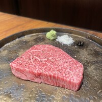 和牛とタン 焼肉 とみ 新橋本店 - シャトーブリアン