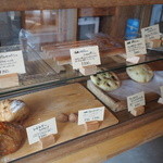 南町テラス - パンの棚