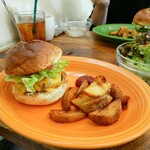 ペペキッチン - チーズバーガー¥1,400