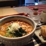 どんぐりJAYA のほほん - マスターの為に置いてあると言っていいカレーうどん。家庭のやさしいお味ですよ。