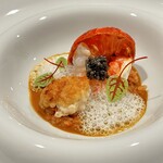 La Vallee d'Or - 伊勢海老のポワレ
      白子のフリット
      アメリケーヌソース
      十穀米のリゾット添え
      ローズマリーの泡