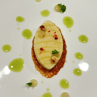 La Vallee d'Or - ハンガリー産　フォアグラのテリーヌ
                アーモンドチュイル
                青リンゴを重ねて
                セロリのオイル