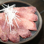焼肉 獅子蔵 - 塩タン。