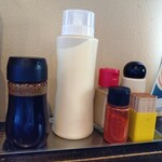 綱取物語 - 卓上の調味料