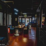 ヨコクラうどん - 歴史感じる飲食スペース