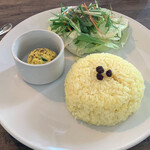 Sajilo Cafe Linden - Spinach and Chickpea Curry, Turmeric Rice, Small Side Dish, Iced Coffee – JPY 2,480
