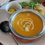 Sajilo Cafe Linden - Spicy Mutton Curry with Naan, Iced Coffee, and a Small Side – JPY 2,480